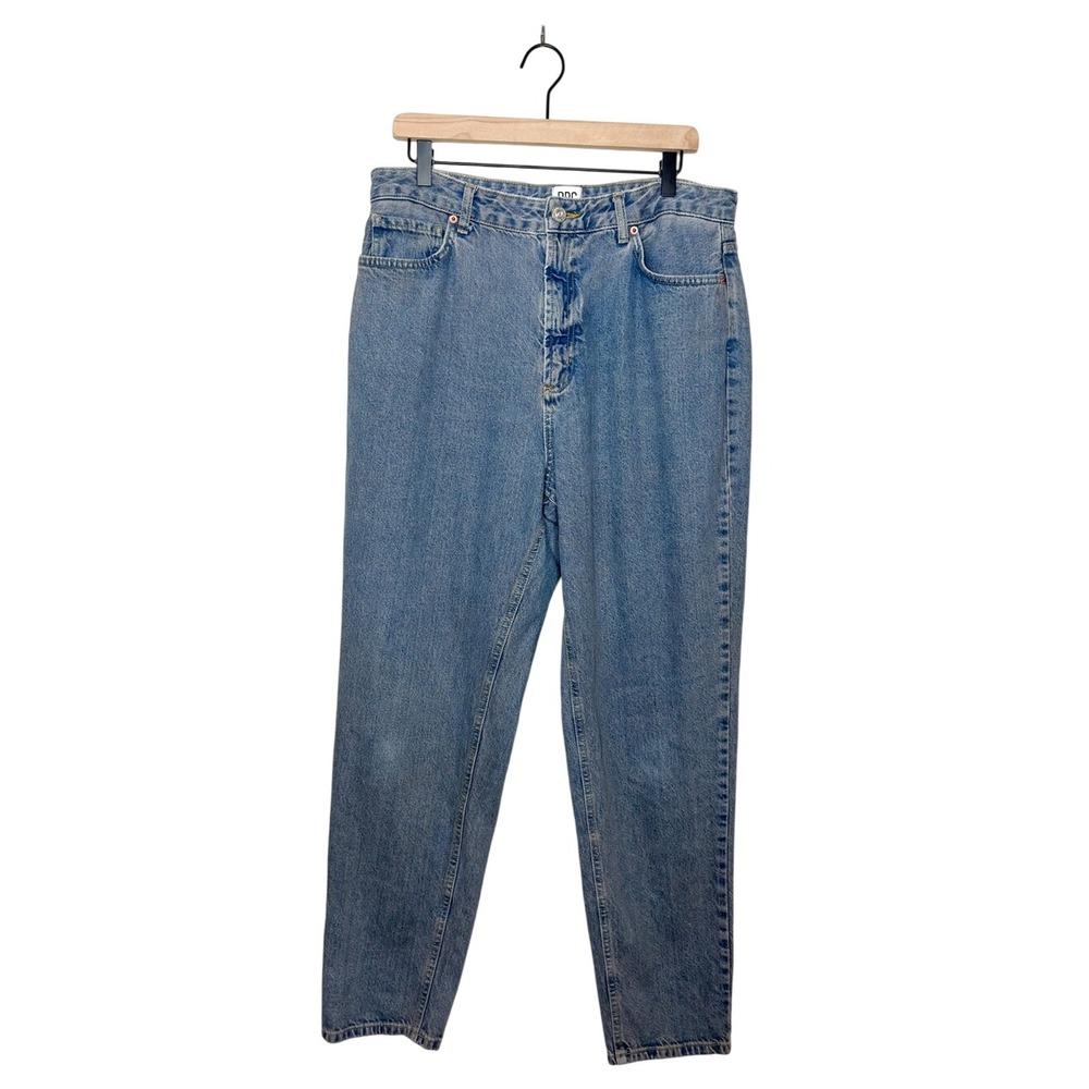 BDG Urban Outfitters Womens Distressed Faded Wash High Rise Mom Jeans 32